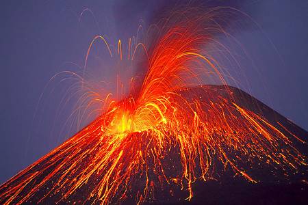 Expedition to active Anak Krakatau volcano